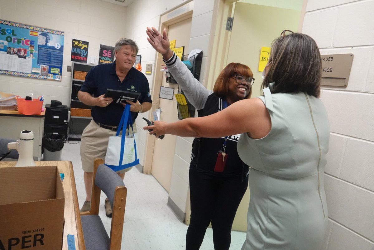 Joe Cavaretta (@photossentinel) on Twitter photo Above and Beyond award Carver Middle School <a href="/pbcsd/">The School District of Palm Beach County</a> <a href="/SunSentinel/">South Florida Sun Sentinel</a> <a href="/RootsAndWingsFL/">Roots and Wings</a> <a href="/StateFarm/">State Farm</a> Fabienne Estigene testing aide <a href="/pbcgov/">Palm Beach County</a> <a href="/citydelraybeach/">City of Delray Beach</a> Above and Beyond award Carver Middle School <a href="/pbcsd/">The School District of Palm Beach County</a> <a href="/SunSentinel/">South Florida Sun Sentinel</a> <a href="/RootsAndWingsFL/">Roots and Wings</a> <a href="/StateFarm/">State Farm</a> Fabienne Estigene testing aide <a href="/pbcgov/">Palm Beach County</a> <a href="/citydelraybeach/">City of Delray Beach</a>