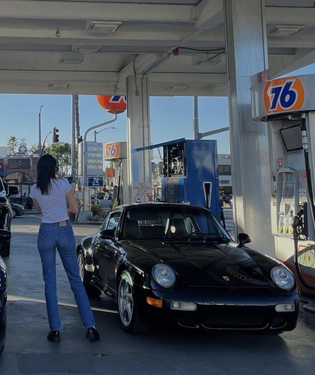 envykendall's tweet photo. her life lately https://t.co/UdurZffAK4