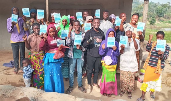We visited the VSLA group #Motomonornah in Kono district 🇸🇱 to review their activity -  it is their 1st time using the VSLA savings box and they have contributed about $1,500 in savings so far. 

UNDP works to create inclusive growth &amp; employment  opportunities for women &amp; youth.