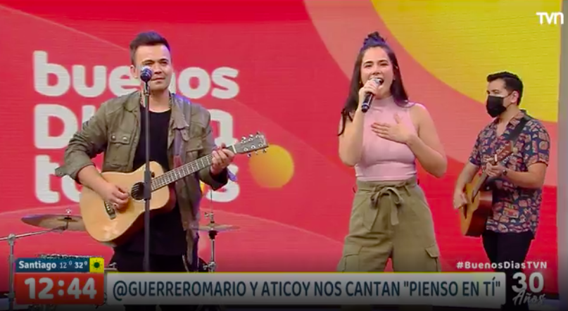 BuenosDiasTVN's tweet photo. 🎶 Mario Guerrero junto a Aticoy nos interpretan "Pienso en ti". 

Comenta con #BuenosDíasTVN 

📡 Señal en vivo https://t.co/TI6UczNAqs https://t.co/Rqjpjl5ZTx