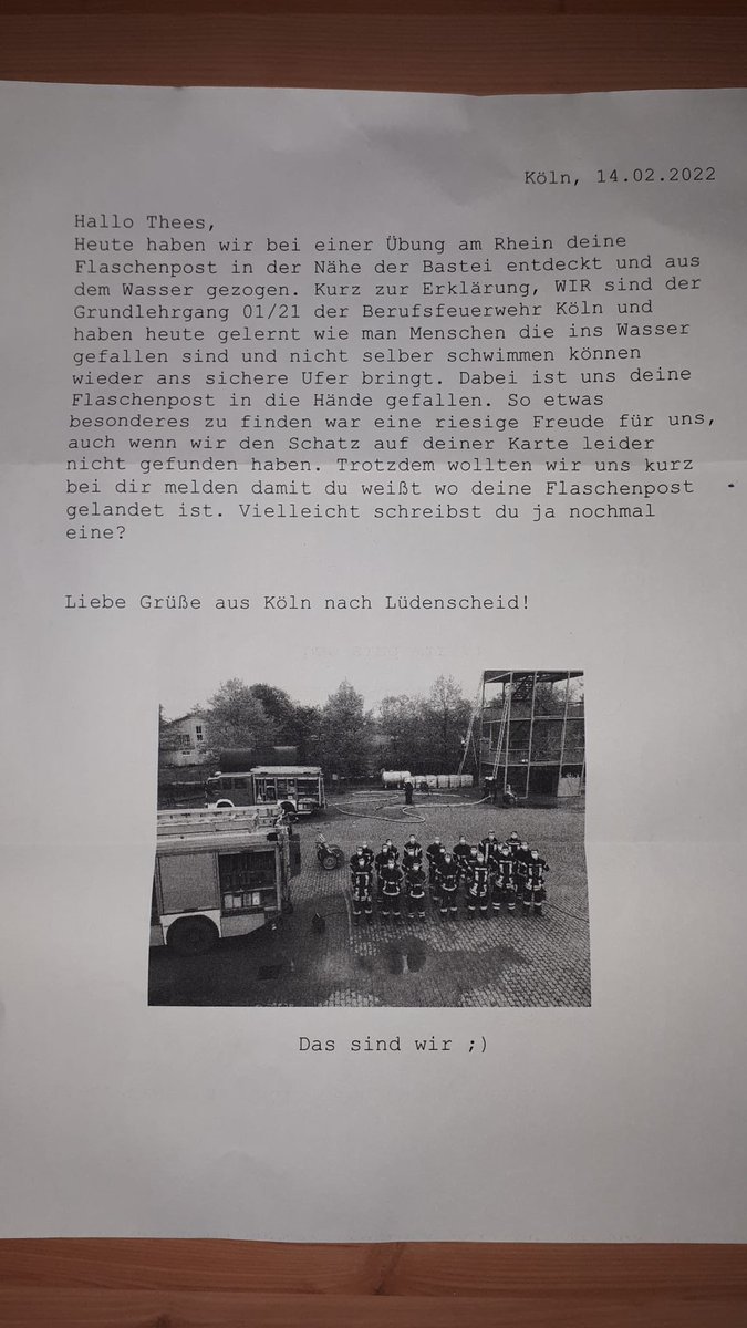 Also WIE großartig ist bitte die @Feuerwehr_Koeln ?!? 
Am Wochenende habe ich mit meinem kleinen 5-jährigen Neffen eine Flaschenpost gebastelt. Er hat sie Sonntag mit meinem Bruder in den Rhein geworfen und heute hatte er diesen Brief im Briefkasten 🙏🏻💓💓💓