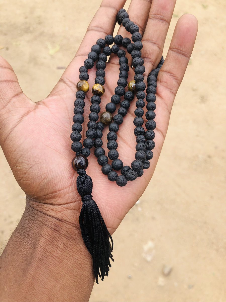 troye187's tweet photo. @chunkieyrussell Affordable Handmade bracelets whatsapp 0776281030 https://t.co/6yZKo4rizL