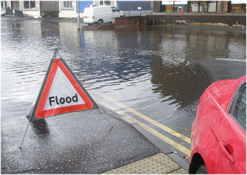 Never be tempted to drive into flood water – as little as 30cm of fast flowing water is enough to move the average family car and 60cm of standing water can float a car. Road Closed, means Road Closed! ⛔️🚗

#StormDudley #RoadSafety