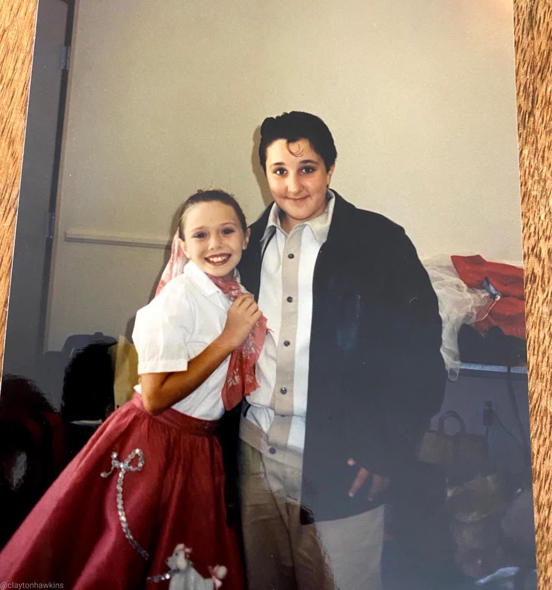 LizzieOlsenMex's tweet photo. "Feliz cumpleaños a mi amiga de más de 30 años que es muy cool/inteligente para instagram. Te quiero lizzie"

Clayton Hawkins via Instagram 📸 https://t.co/0Weo20aEAe