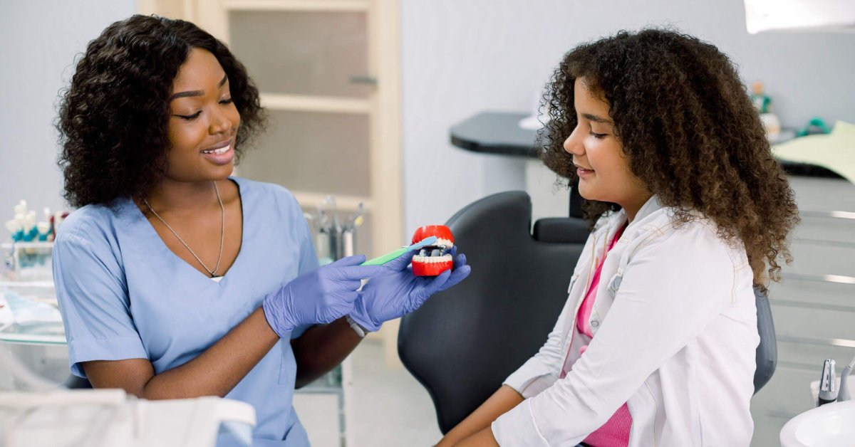 AdvCareFQHC's tweet photo. Did you know children should brush their teeth twice a day for at least two minutes? Check out our blog to learn how to start healthy dental habits at an early age: https://t.co/zOu6FLdPEj 

#NationalChildrensDentalHealthMonth https://t.co/MZsKHv2FnB