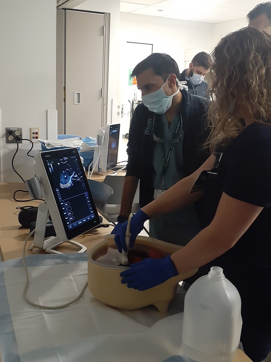 RushSimCenter's tweet image. During the General Surgery practice, residents walked through ultrasound guided technique with Dr. Velasco. #RushSimCenter