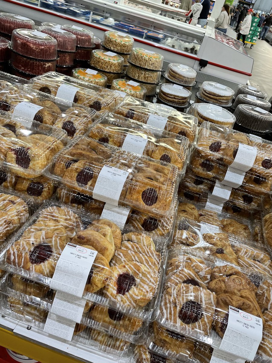 barclerk's tweet photo. I need a bigger trolley @CostcoUK #mmmmcake https://t.co/hopNRVI3V3