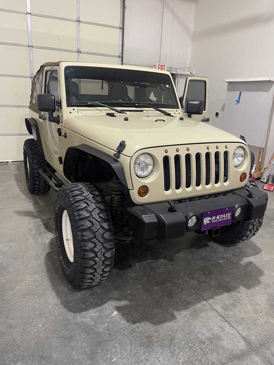 TierOneWraps's tweet photo. From Gloss Black to Cheetah Wrap Gloss Sandstorm with Gloss Black Accents! Stay tuned for Custom Printed Graphics to come! #CheetahWrap #GlossSandstorm #PaintIsDead #VinylWrap #ColorChange https://t.co/NXh2XzZRX4