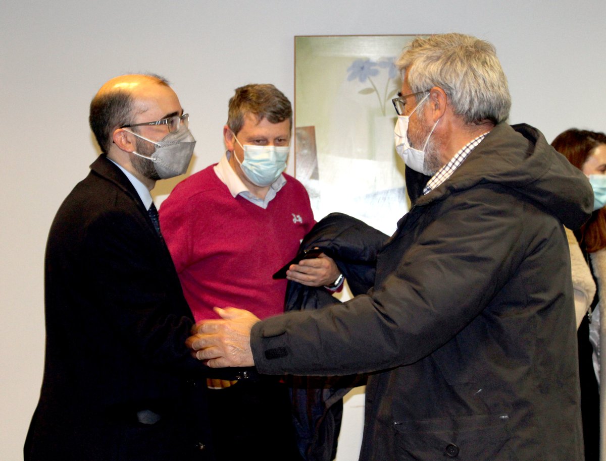 🔹Asisten también representantes de las consejerías de Presidencia, @IndustriaAST, <a href="/socialasturias_/">Consejería de Derechos Sociales y Bienestar</a>, <a href="/astursalud/">Consejería de Salud</a>, Cultura y <a href="/SCTAsturias/">Consejería de Ciencia, Industria y Empleo</a>, y de <a href="/uniovi_info/">Universidad Oviedo</a>, además de los alcaldes de #Illas, Alberto Tirador; #Tineo, José Ramón Feito, y #CangasDelNarcea, <a href="/josevicrofer/">JoséVíctor Rodríguez</a>