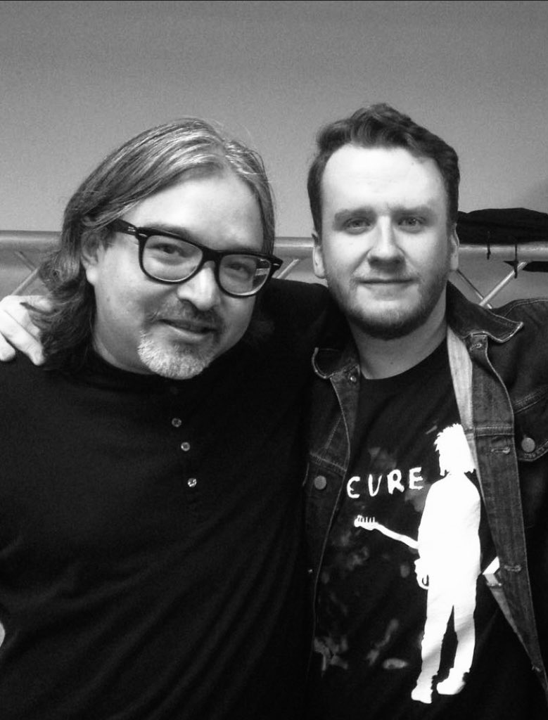 Da dolor la partida de alguien que significó tanto, no solo como músico en @zapato3, Pacífica, como sonidista y productor, sino para los que trabajaron e hicieron amistad con él. Diego Márquez tocó el corazón de muchos, sin conocerlo; y marcó la vida de los que lo tuvimos cerca.