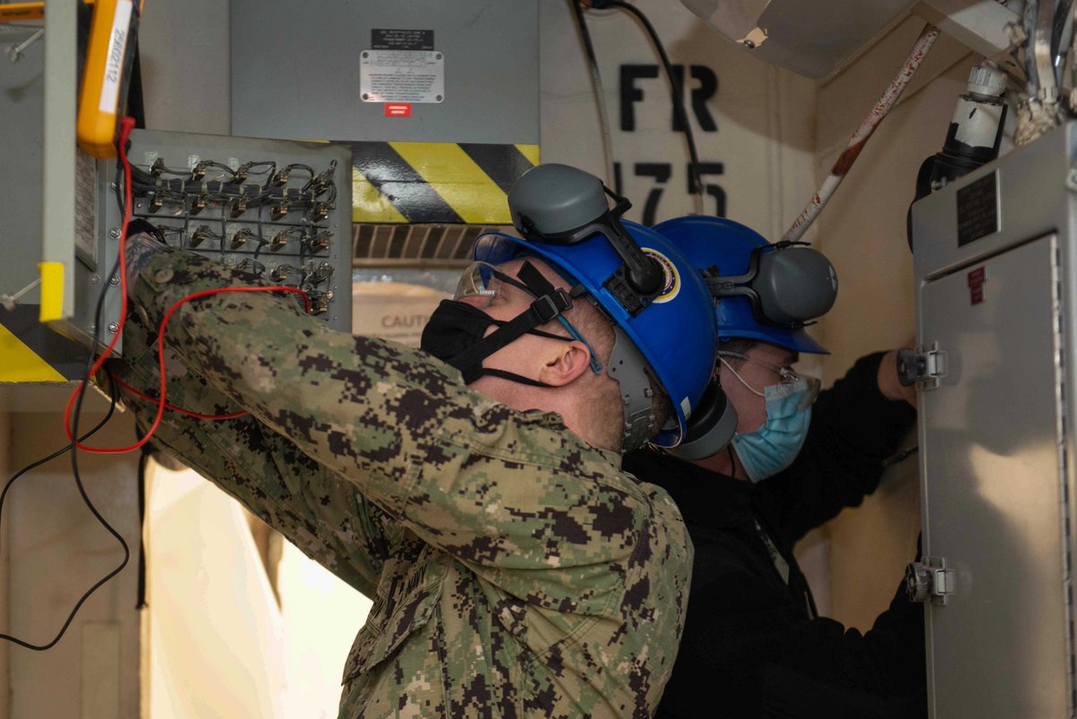 stennis74's tweet photo. Time flies when working hard! Check out some photos of our Sailors and contractors working around the ship! #LookAhead #StayAhead https://t.co/kT2OpDp2aS