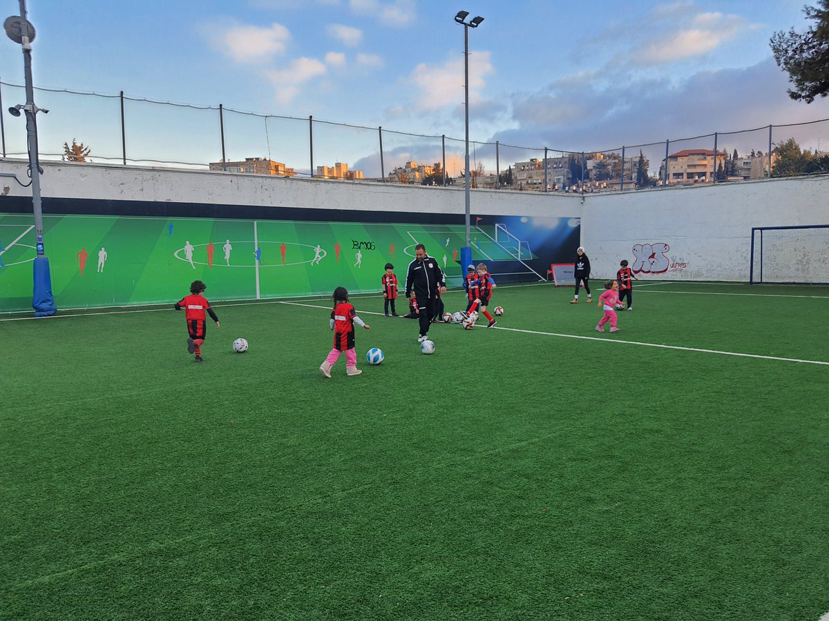 It was great to visit a training session of <a href="/HapoelJLMfc/">Hapoel Jerusalem FC</a> Katamon’s football team for children on the #autistic spectrum.
This unique program is among many projects we are proud to #support which uses #sports as a tool for bringing different groups in #Jerusalem together.

#Events