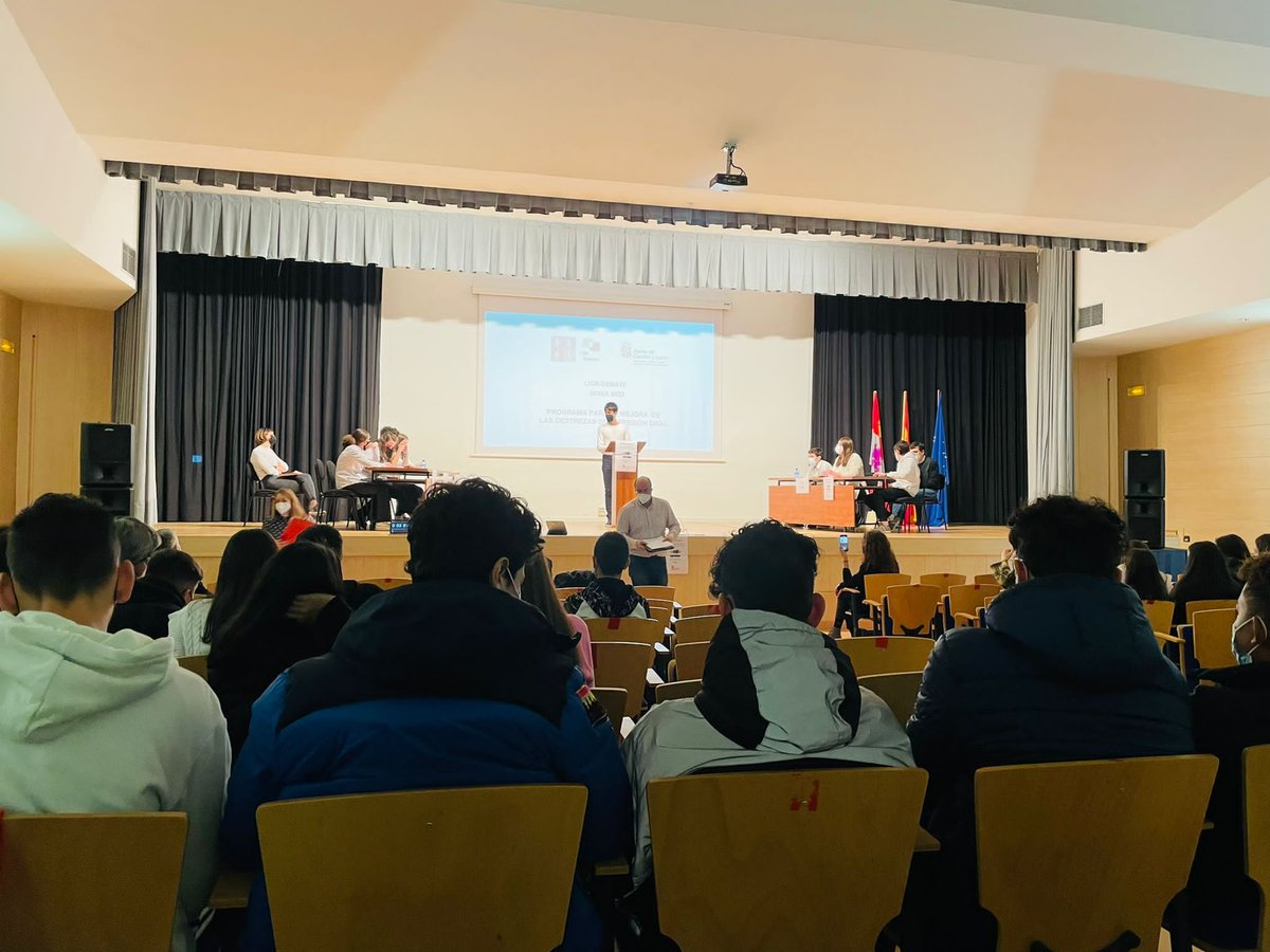 Hoy en la liga debate con el <a href="/iescastilla/">IES CASTILLA SORIA</a> <a href="/IESV_Espino/">IES V. del Espino</a> <a href="/EscolapiosSoria/">Escolapios Soria</a> y los ganadores del debate @TrilemaSoria, que representará a Soria en la fase regional. Enhorabuena a todos.
#educayl #ligadebate