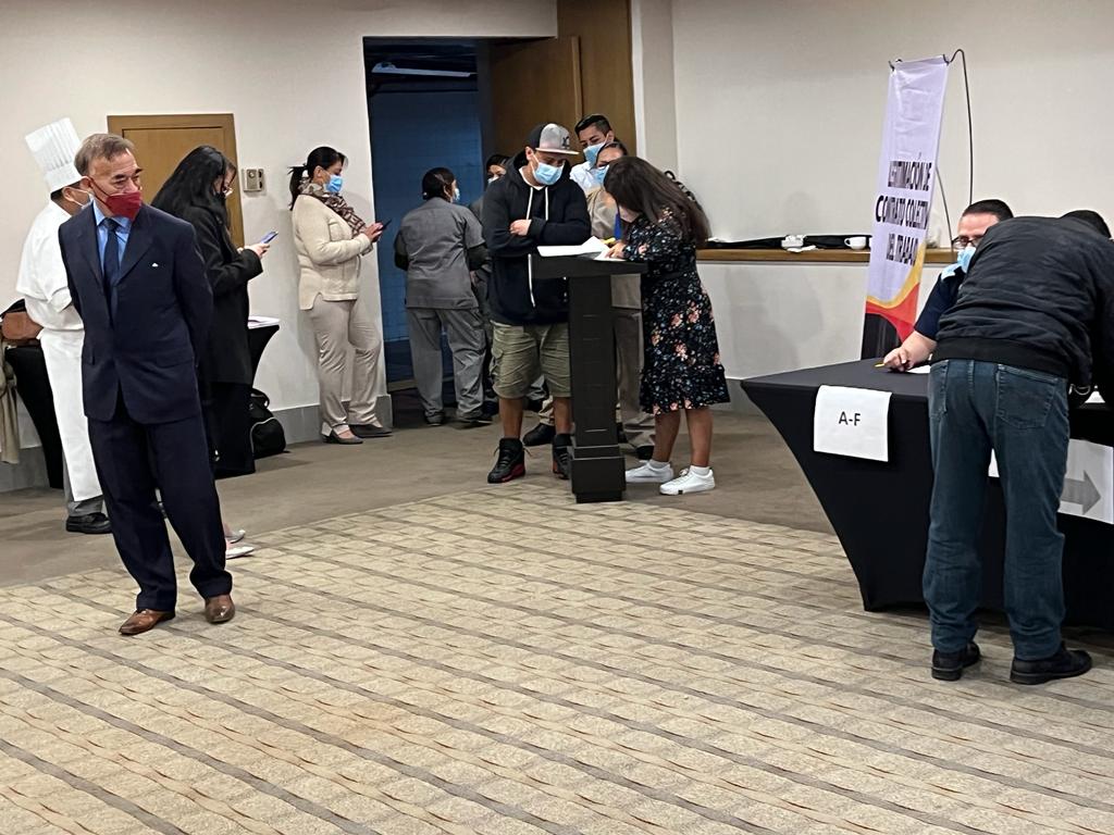 escalaconcroc's tweet photo. El día de hoy se llevo acabo de manera  democrática, directa, libre y secreta, la legítimacion del CCT del Hotel Galerías Reforma obteniendo el 99% a favor de su 𝘾𝙤𝙣𝙩𝙧𝙖𝙩𝙤 𝘾𝙤𝙡𝙚𝙘𝙩𝙞𝙫𝙤 𝙙𝙚 𝙏𝙧𝙖𝙗𝙖𝙟𝙤.
@IsaiasSiCumple 
@davidortegaq 
@CROC_Nacional https://t.co/U49cFdSn8c