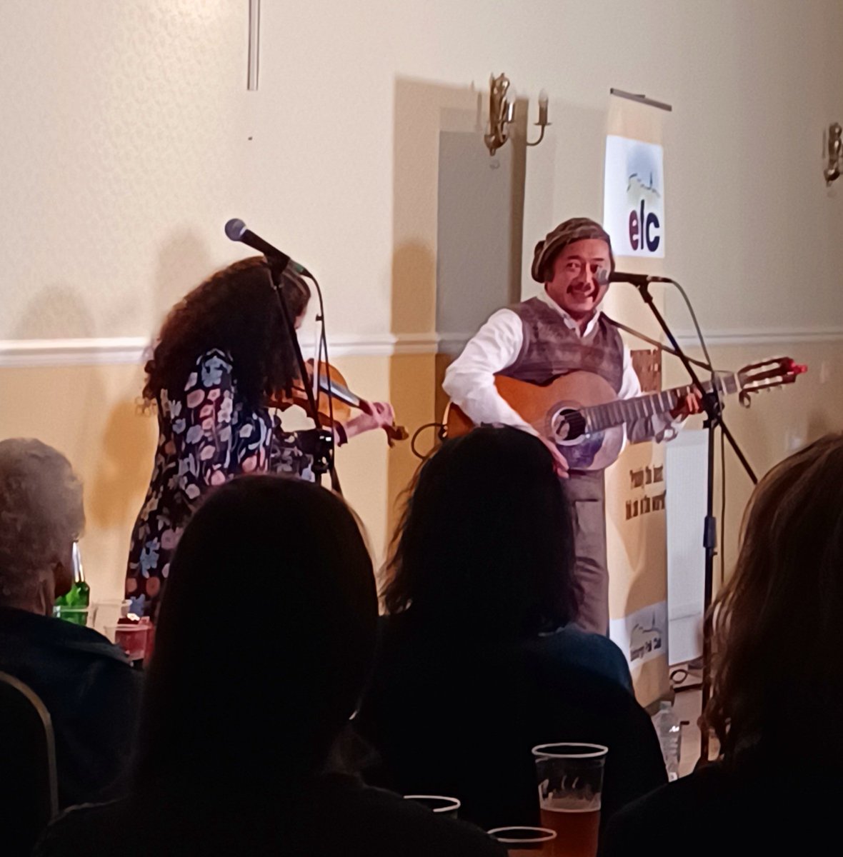 edfolkclub's tweet photo. Excellent night w/ #AndyChung + @Katfiddle Lots of warmth, stories - & most importantly - great #livemusic on a gusty, stormy nicht!🎻 🎶 #edinburgh #folkmusic #StormEunice https://t.co/tIGQAFMhtu