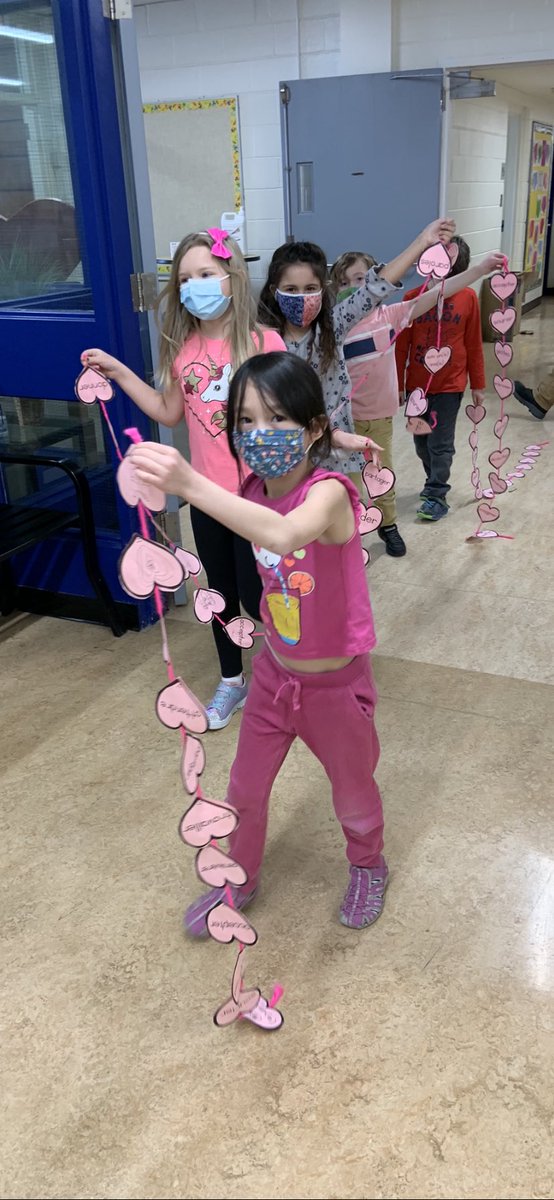 The pink parade to end a great day ⁦<a href="/palliserheights/">École Palliser Heights School</a>⁩.  Thanks to all of our students and staff for their participation in Pink Shirt Day 2022#caringhuskies
