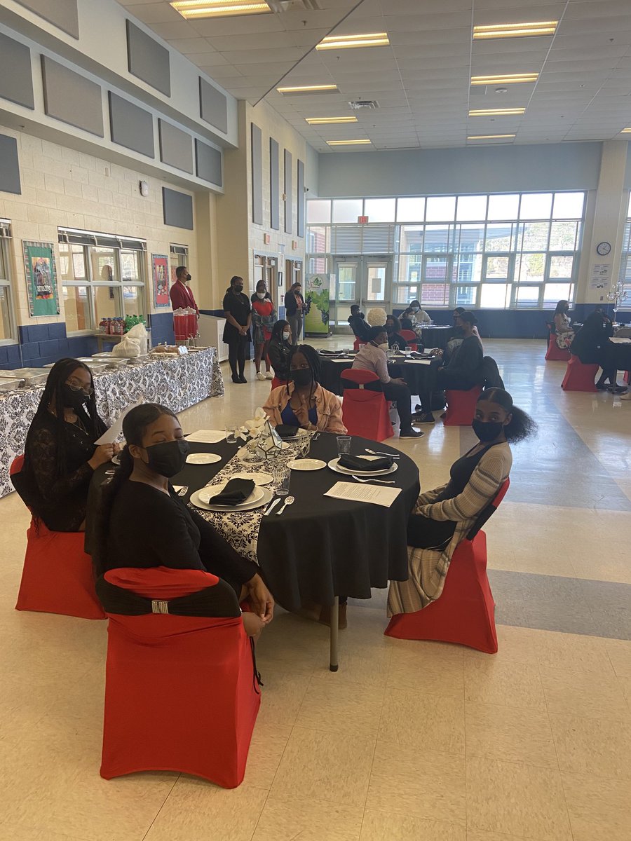 DC1FSK's tweet photo. Iron Sharpens Iron leadership development host their first social event and learn how to dine using proper etiquette with other students at FSKMS. ❤️ https://t.co/KsUtedF2IA