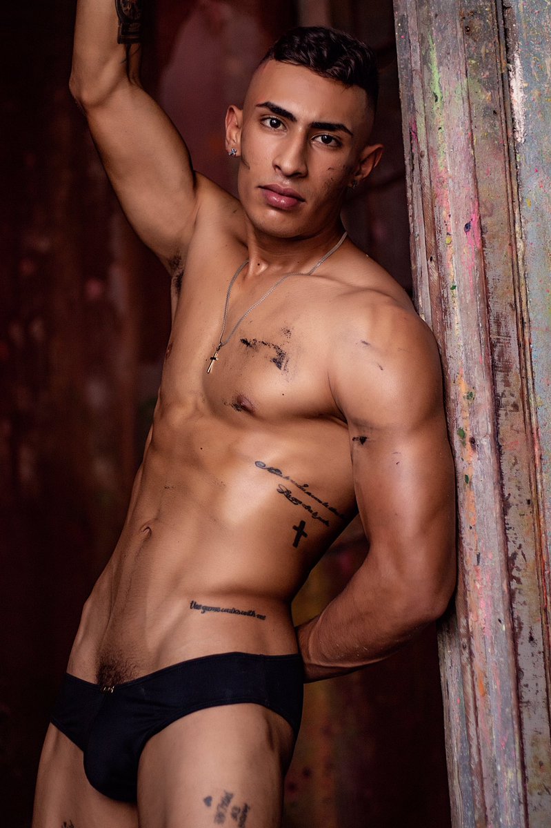 EmpireModelsCol's tweet photo. Pinta de color este dia de la mano de Adrian Rae. ¡Lo disfrutaras!

Síguenos en:
IG: @empiremodelsguys
TikTok: @empiremodels2022

#felizMiercoles #hot #modelo #models #Pereira #Armenia #manizales #ibagué #barranquilla #medellin #light #lifestyle #muscle #style #photoofthedayad https://t.co/cpJvX1FqUr