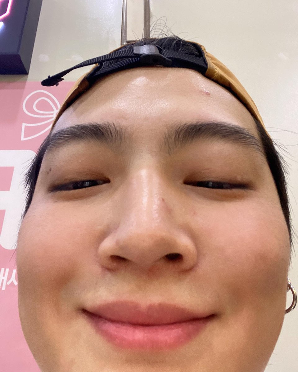 archive_Jaebeom's tweet photo. 뽐디 JAY B 
(the last photo 😆)

#뽐하인드
#JAYB #제이비 @jaybnow_hr https://t.co/TDLjGVRDT5