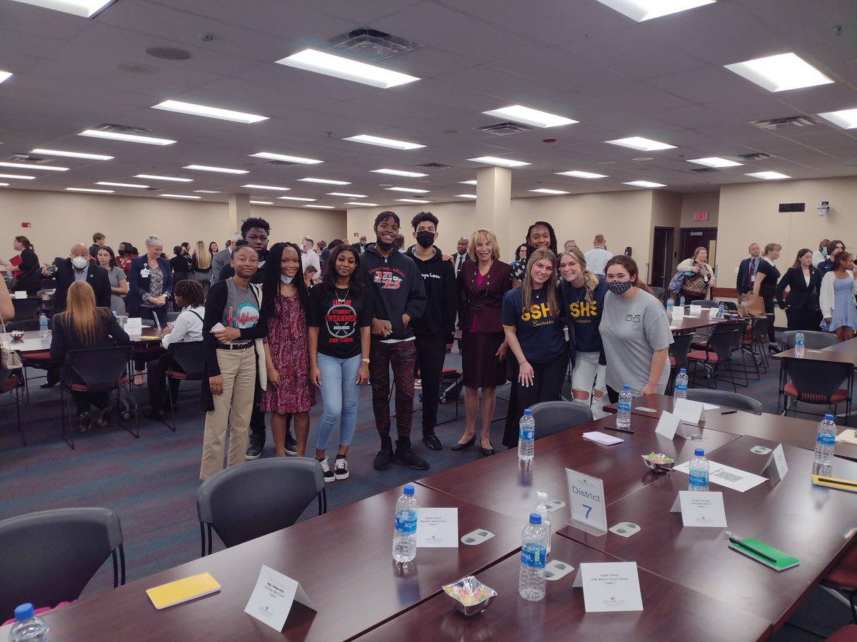 Our HCPS school board members are learning more about the concerns of our district MS and HS students. Yesterday's School Board Student Forum was all about our students sharing their concerns on various topics ranging from the dress code, their mental health and the list goes on.