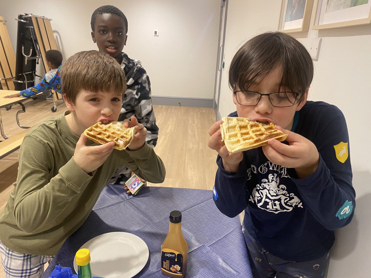 MonktonHatton's tweet photo. We got to try out our brand new waffle machine this evening and it was a GREAT hit! 🧇😋 #MonktonBoarding #iloveboarding #inthemorningimmakingwaffles https://t.co/kQyr5mOYoH