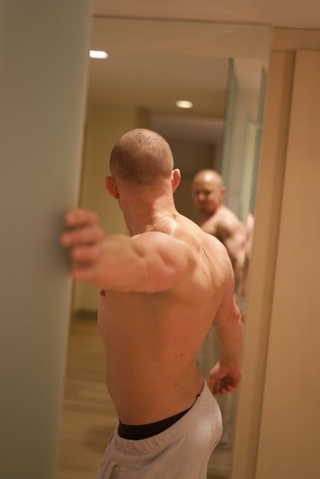 1 pic. You def can trust me bro! You can! But like, you shouldn’t.  BC, if I were you, I wouldn’t trust