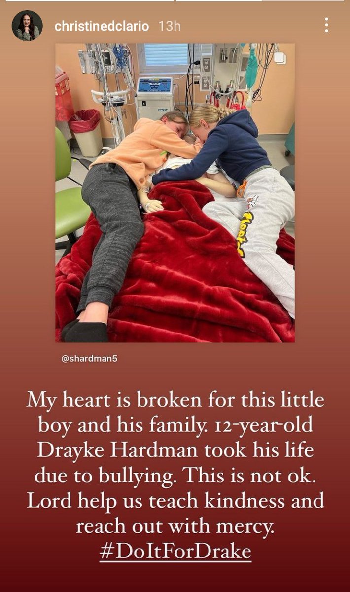 luelzone's tweet photo. Guys please be kind to each other and kids please.... if someone is bothering you at school or bullying you, report it immediately and don't take away your life in that instance 😢. Dang this is hard to watch.
#doitfordrayke
#doitfordrake
#stopsuucide
#StopBullying https://t.co/o9z0heVIB9