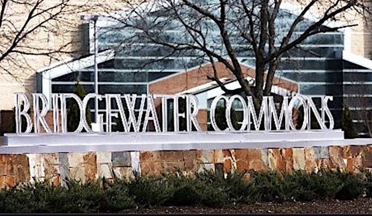 njdotcom's tweet image. Cops who cuffed only Black teen in N.J. mall fight should be removed from duty, NAACP says nj-ne.ws/6nrW4Kg