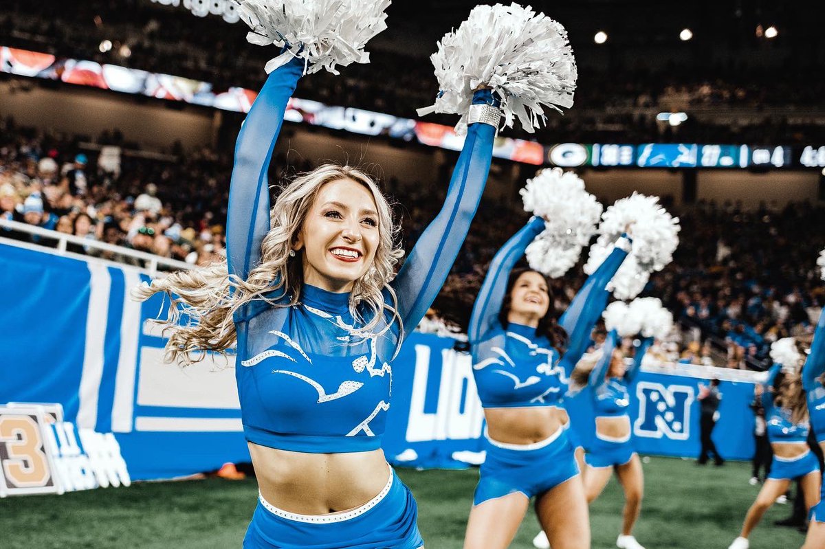 Lions Cheerleaders tweet media