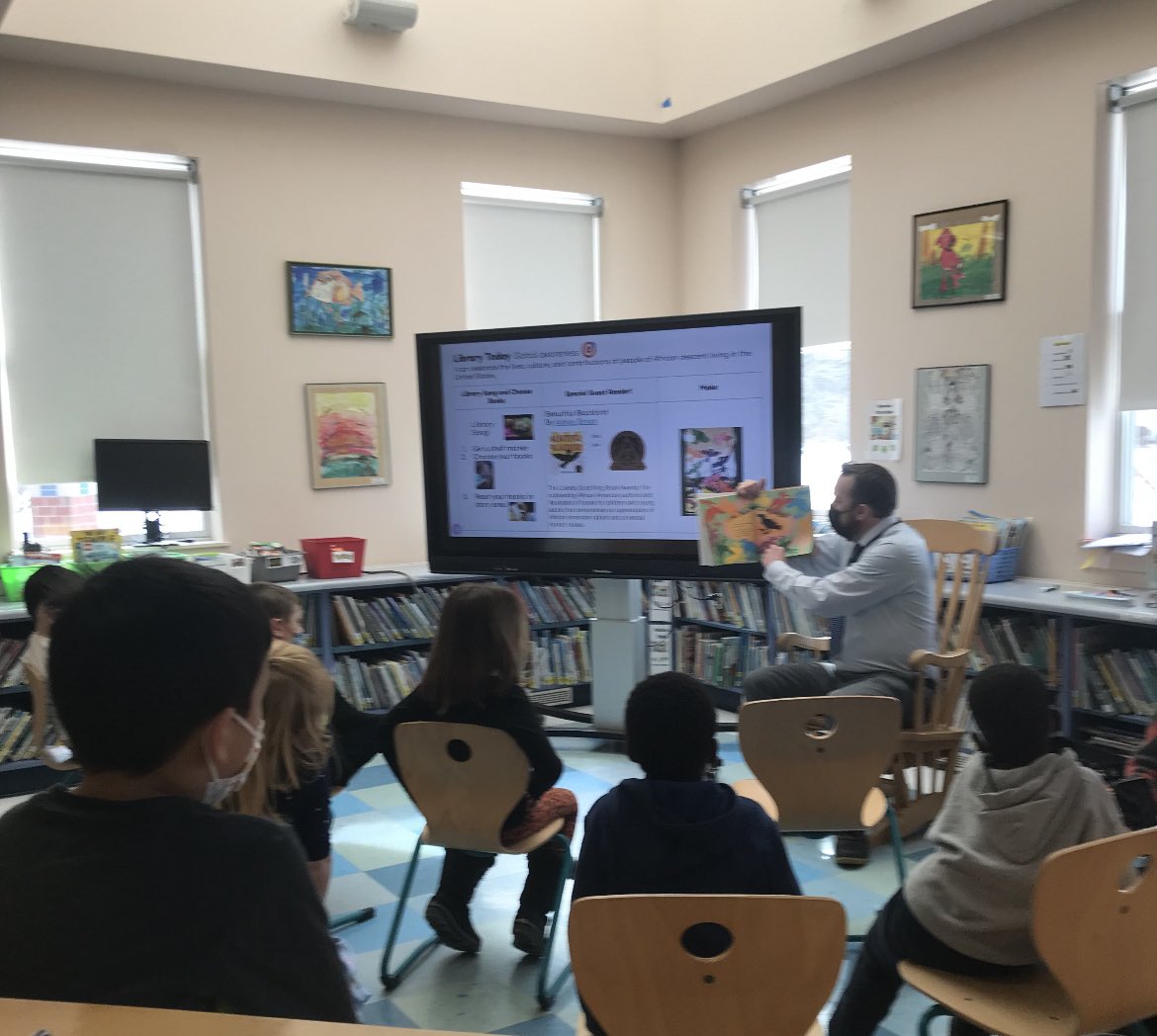 andrewtwallace's tweet photo. So happy to read #Corettascottkingaward winning Beautiful Blackbird by the amazing Ashley Bryan (RIP) to help celebrate #BlackHistoryMonth at @spsdme Small Elementary school. Enjoyed the post read activity too! Thank you  @GBGHartley for the invitation. #SPSDME #EdChatME https://t.co/00EwhC90M0