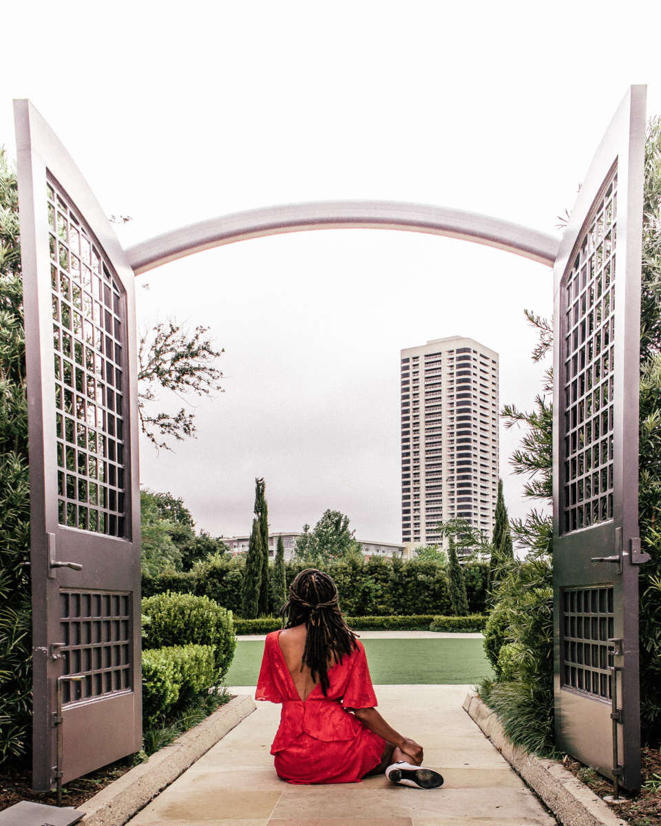 thisismeldrake's tweet image. When I lived in Houston, I LOVED exploring the city with my camera and discovering new Instagrammable places that are often overlooked. These 50 cool places should give you plenty of inspiration! #houston #texas

50 PLACES TO TAKE PHOTOS IN HOUSTON 📸: sbee.link/6puyvgj8xk