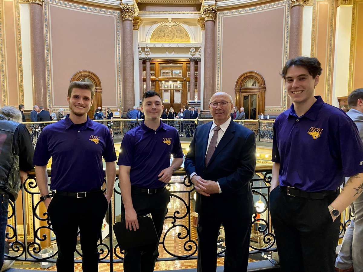 Legislative liaison team from <a href="/NISG/">NISG</a> hard at work today. Thank you Rep. Kerr for the conversation!