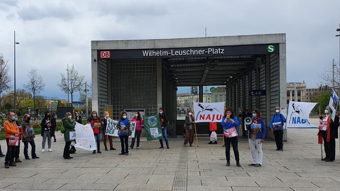 @Animals_Climate @gruene_leipzig @XRLeipzig @StadtLeipzig @BUND_Leipzig @FFFLeipzig @SPDLeipzig @greenpeace_L @BieneRetten Wir protestieren gegen die unzähligen Rodungen!
Mahnwache für die Stadtnatur
17.02. 17-18 Uhr, Bhf. Wilhelm-Leuschner-Platz
facebook.com/events/7766336… |