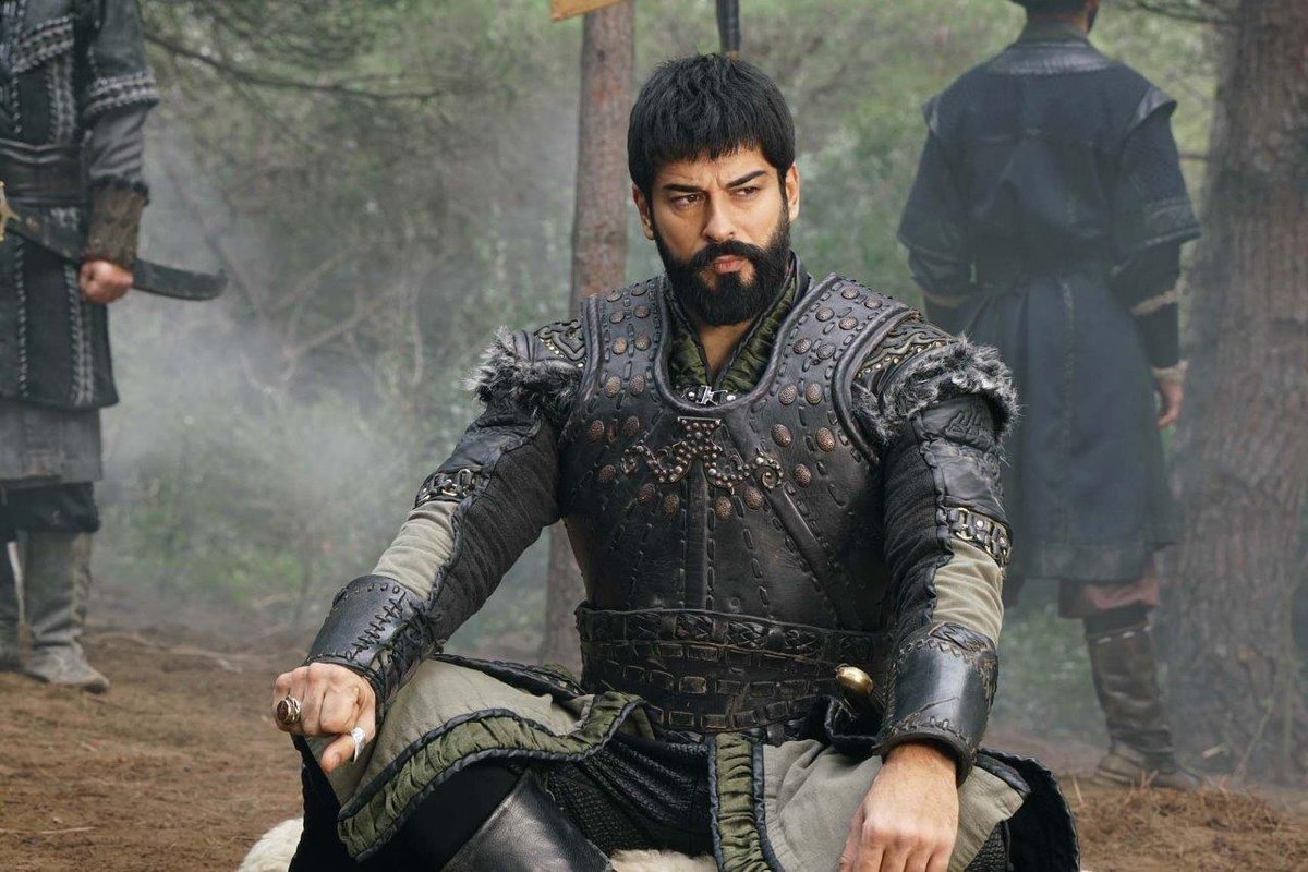 Бурак челик осман. Бурак озчивит осман. Актер сыгравший османа в основании осман. Йийит учан. Романос осман.