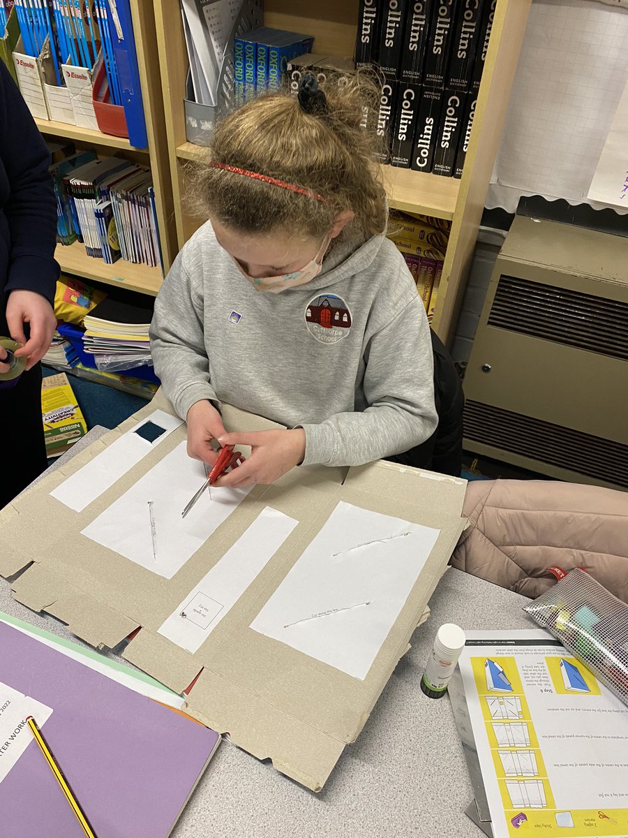cutthorpe's tweet photo. Today our Y5/6 class were making periscopes using cereal boxes and mirrors. They showed good teamwork and had lots of fun 👀 👍 
.
.
#teamcutthorpe #Science #sciencerocks #primaryschool #Derbyshire https://t.co/1xRnE9LuGg