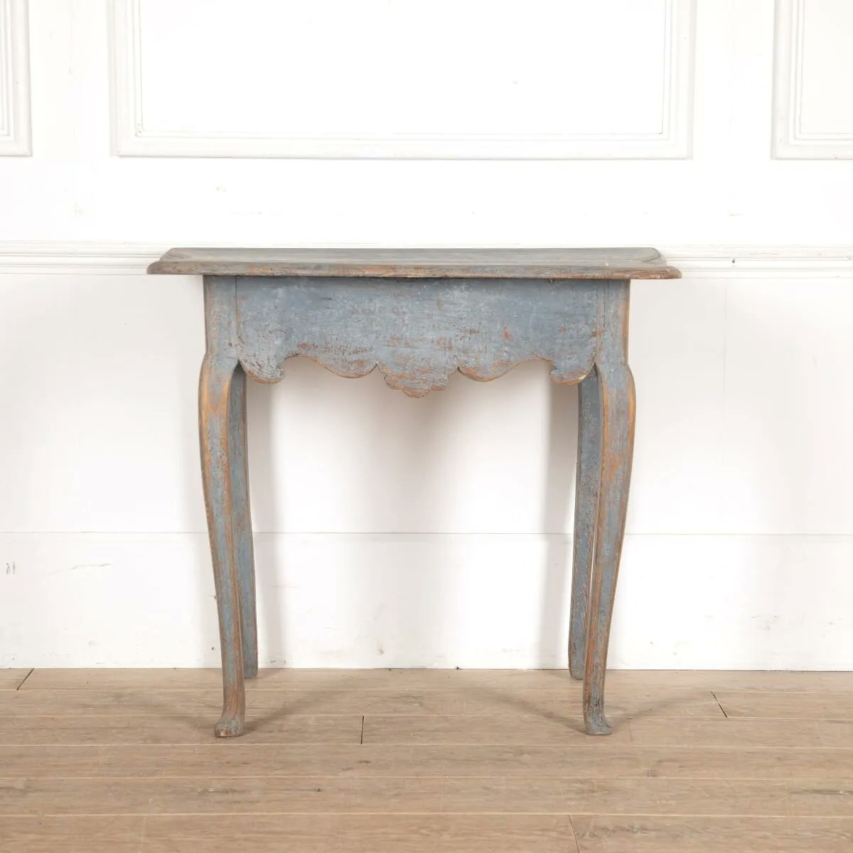 LorfordsAntiq's tweet photo. L A T E S T A R R I V A L ✨
18th Century Rococo Table
https://t.co/z3NMa0Affj
#LorfordsAntiques #Lorfords #Antiques #18thCentury #SwedishInteriors #Interiors https://t.co/hJ2tmUxGdy