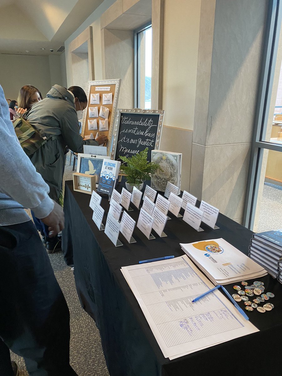 Lissette María-Colón Collins tweet media