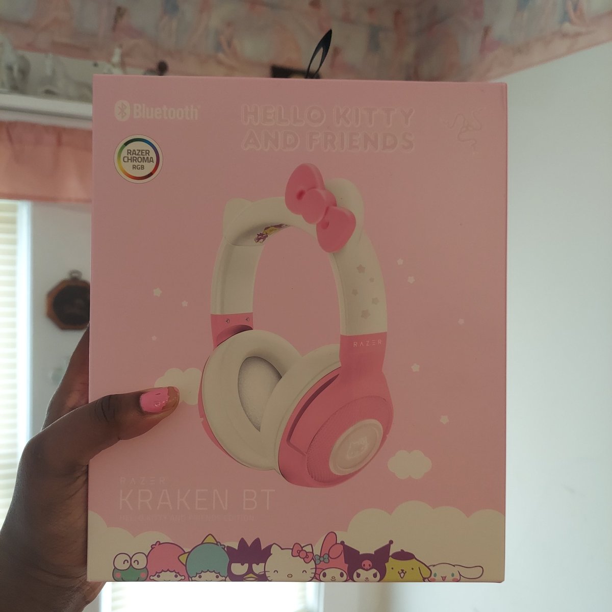 She is real 🥺🍨🧁 I'm a happy lil' catgirl uwu! 💋💖💗