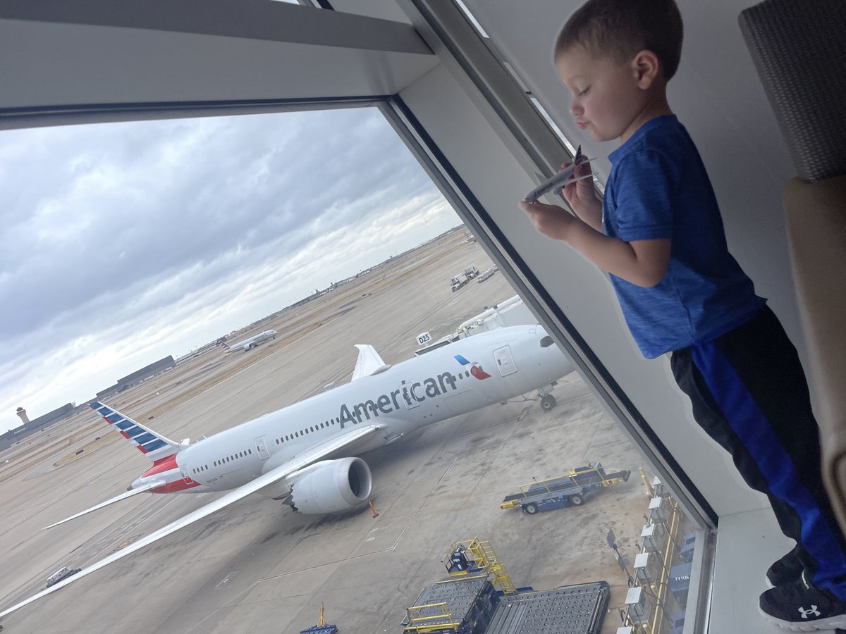 Fitmodelsherry's tweet photo. First family trip on ⁦@AmericanAir⁩ https://t.co/OxyBZ4BEor