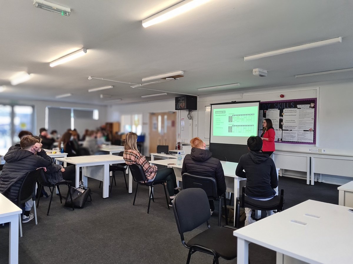 A big thank you to <a href="/UniOfHull/">University of Hull</a> for coming in today to talk to our year 12 students about their future progression! #Holderness #Knowledge
