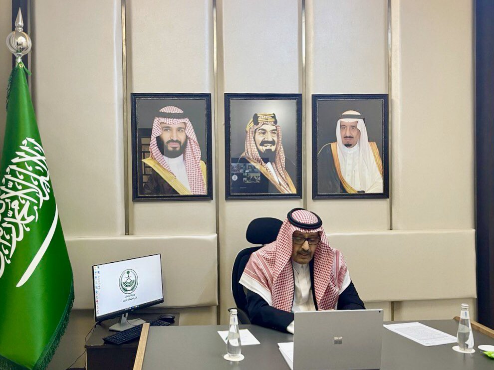 from_al_baha's tweet photo. سمو #أمير_الباحة يشهد توقيع اتفاقية تعاون مشترك بين الأمانة وفرع النقل .. ويطلق #مبادرة " #نعمل_معاً" والتي تعتبر الاولى من نوعها على مستوى المملكة.. #الباحة #الباحة_الان @amantalbaha @RoadsAlbah  #واس #واس_الباحة https://t.co/qRd7NQxdcK https://t.co/HnimcCAtIS