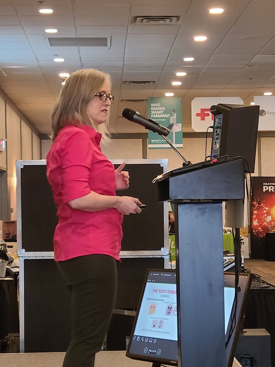 FarmingSmarter's tweet photo. Dr. Samantha Chatterton advocating for peas! #fscon22 #westcdnag https://t.co/sq5oZsq090