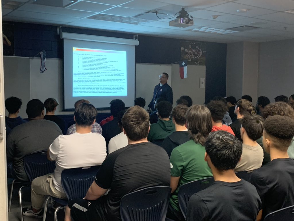 SAVeteransFBall's tweet photo. Last day of the classroom for the Patriots. @CoachMBullock delivered a strong message about the ingredients of success. Coach Dean spoke about Patriot Assumptions &amp; Coach Johnson emphasized the importance of Riding for the brand. 2022 Bootcamp begins next week 👀 #EETEDT https://t.co/dj0RbWfSaY