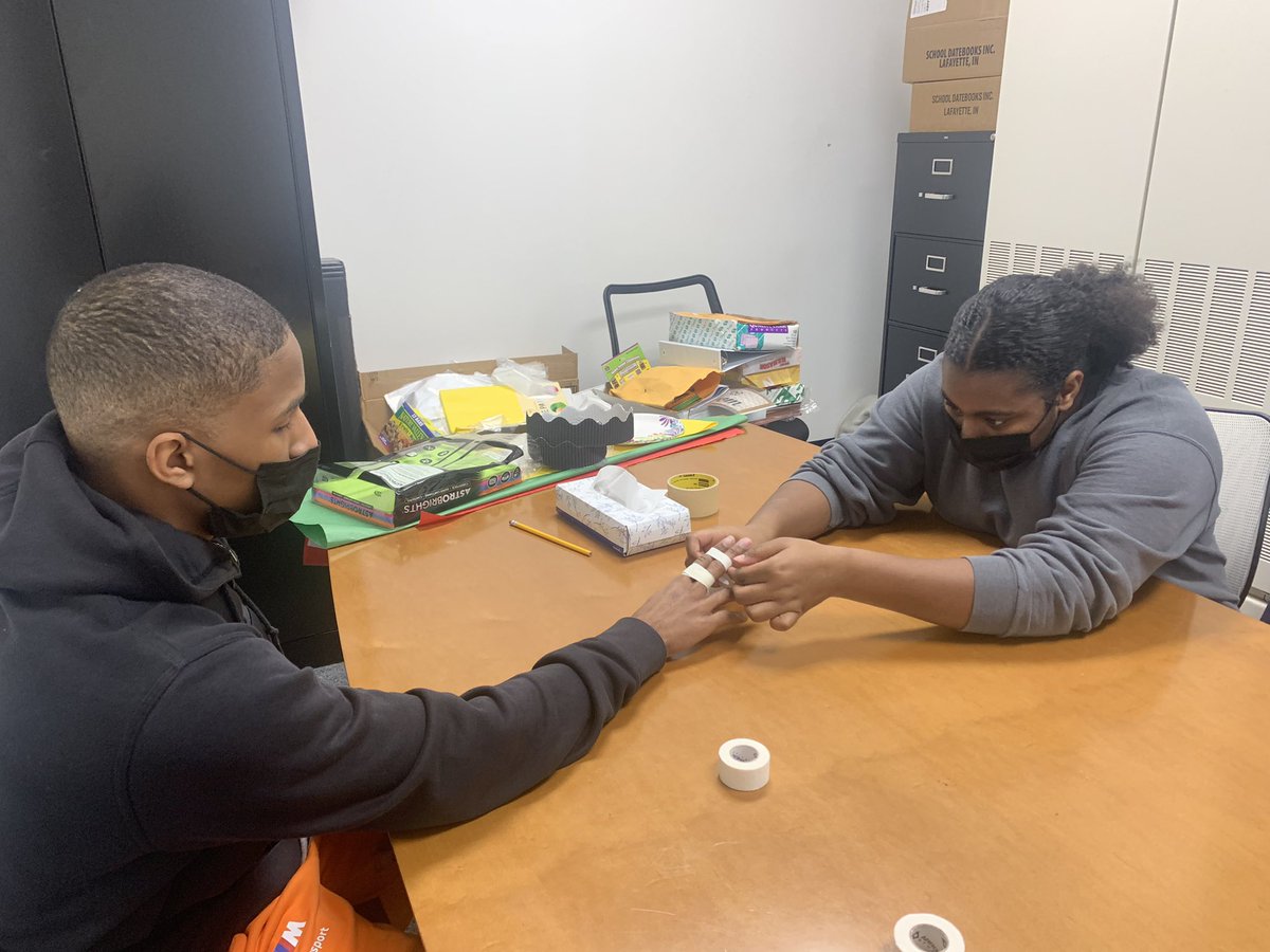 Finger taping today in sports med club meeting #goherd