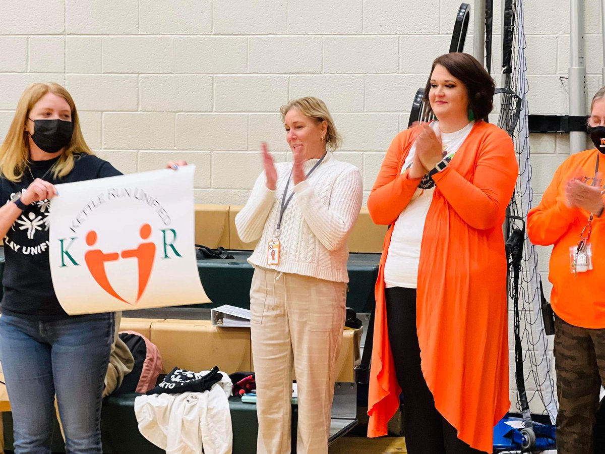 KrUnified's tweet photo. π£This morning we unveiled our new logo and rewarded Carly Hammond as the winner of the design contest. π Thank you to everyone who submitted a design. We are excited to proudly display our logo π€© #NEWlogo #STANDprogram #UnityintheCommunity #KRUnified https://t.co/EjTFp5QW4E