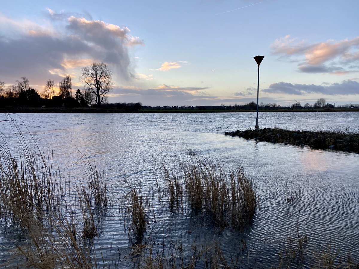 Zwolle tekende manifest ‘maak de IJssel drinkbaar in 30 jaar’. Daarom nodig ik kandidaat-raadsleden uit voor @SchoneRivieren IJssel-wandeling waarbij we zwerfvuil opruimen. Van harte welkom maandagmiddag 21 februari om 15.30 uur <a href="/PattyWolthof/">Patty Wolthof</a> <a href="/JacobRaap/">Jacob Raap</a> <a href="/RoelfsAh/">Anja Roelfs</a> <a href="/sbruggenkamp/">Silvia Bruggenkamp</a>
