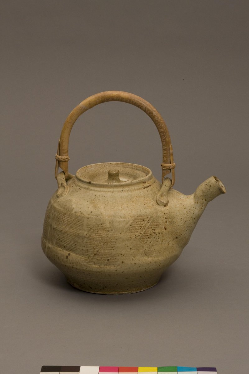 MADmuseum's tweet photo. "As a functional potter, I make about 5,000 individual pieces of pottery every year. To think of them as works of art is foolish, but I do hope that they communicate something of what I feel regarding personal expression in pottery."-Warren Mackenzie #botd in 1924 #MADCollection https://t.co/tRjR0lfRfF