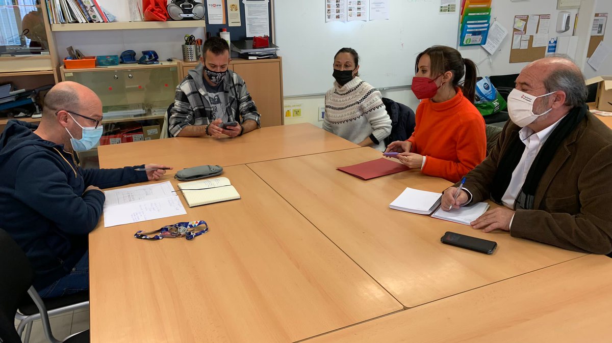 A l'Institut Escola Virolet treballem conjuntament en la recta final de l'obra d'infantil i primària i la construcció de l'edifici de secundària.
SEGUIM!