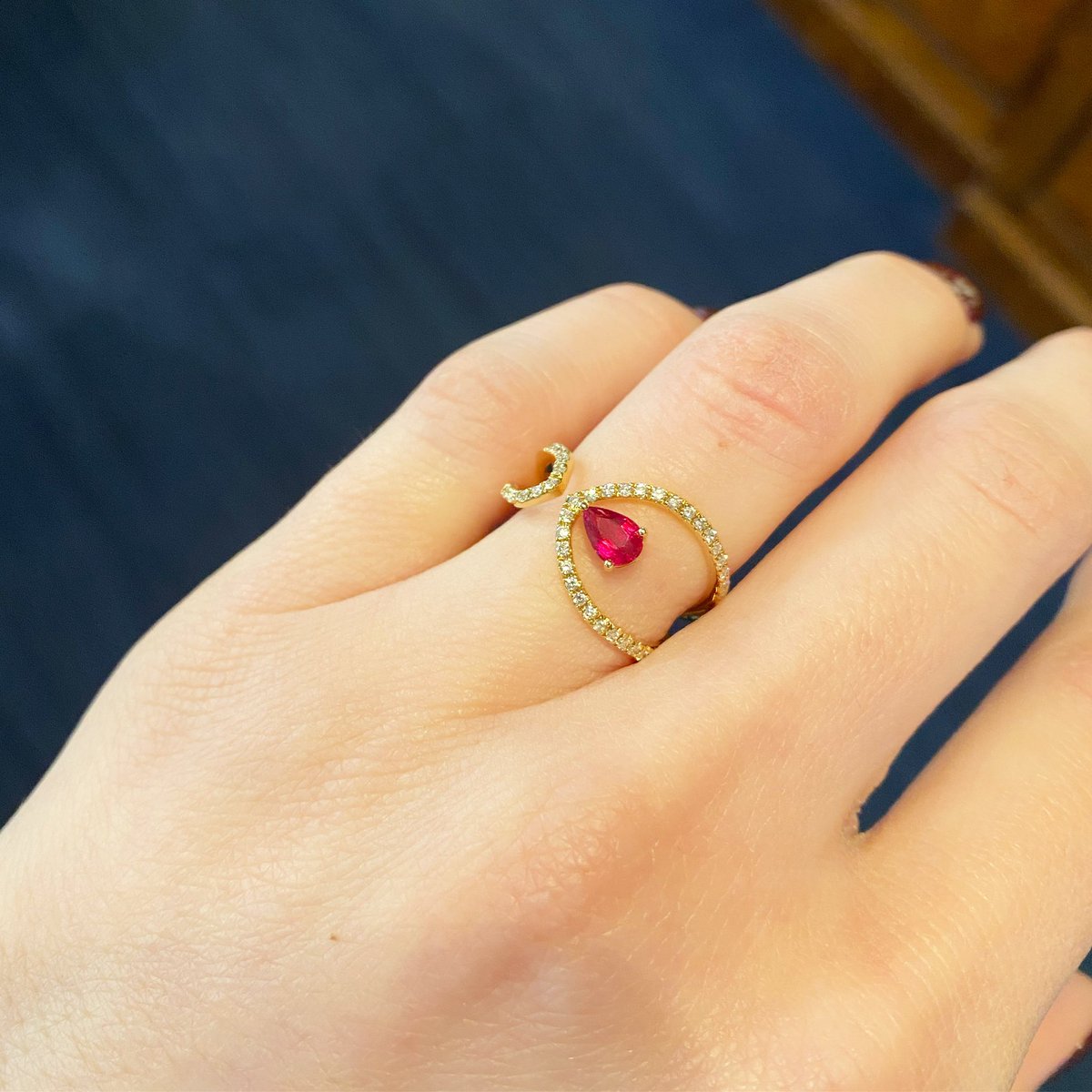A beautifully delicate ruby and diamond ring ❤️

#ruby #diamond #rubyanddiamond #ring #eatonandjones #diamondring #rubyring #tenterden #kent #shopsmall