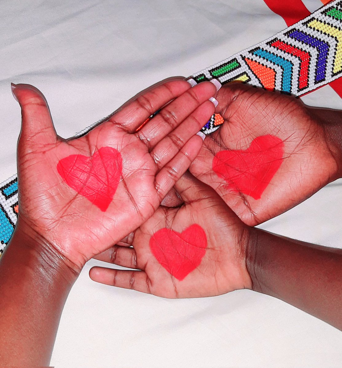 NSebota's tweet photo. A little act of heart is something any of us can do: act of kindness,of consideration of selflessness that brings joy & happiness into someone's life. No act is too small,all acts are meaningful,even if it's a hug or a word of encouragement,join me
#ActsOfHeart
#LittleActsOfHeart https://t.co/nOYATU2dh0